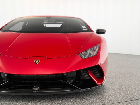 Used 2018 Lamborghini Huracan Performante image 46