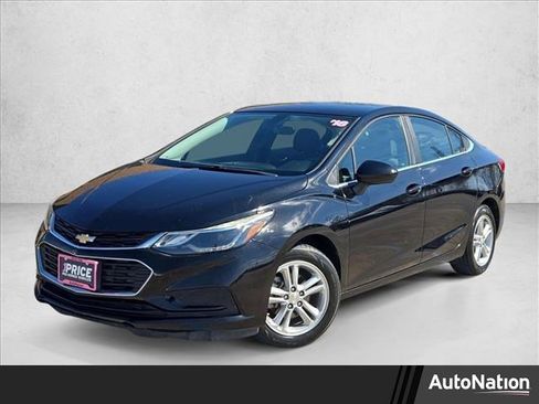Used 2018 Chevrolet Cruze LT w/ Convenience Package image 1