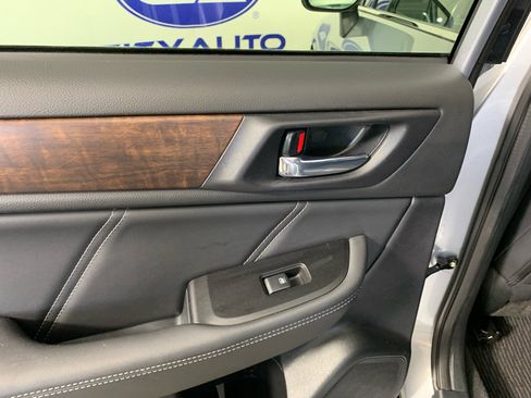 Used 2019 Subaru Outback 2.5i Limited AWD/4WD image 31