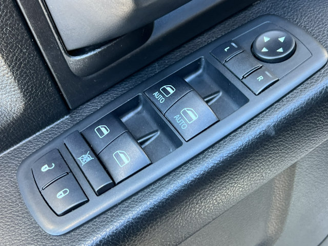 Used 2020 RAM 1500 Tradesman w/ Chrome Appearance Group AWD/4WD image 17
