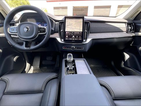 New 2026 Volvo XC90 T8 Ultra w/ Protection Package AWD/4WD image 7