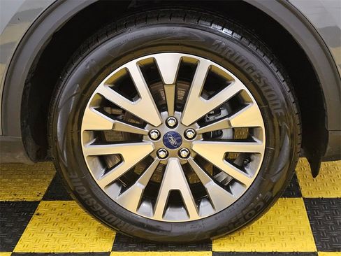 Used 2022 Ford Escape Titanium w/ Class II Trailer Tow Package image 9