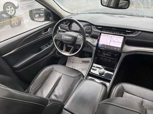 Used 2022 Jeep Grand Cherokee Limited image 18