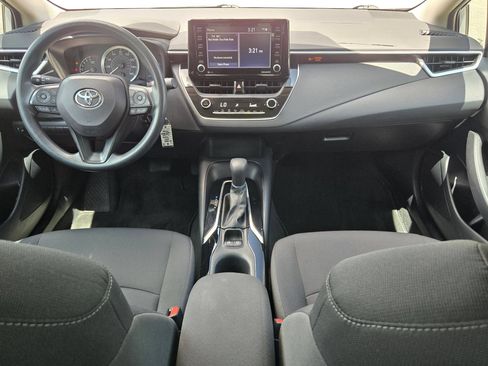Used 2022 Toyota Corolla LE FWD image 16