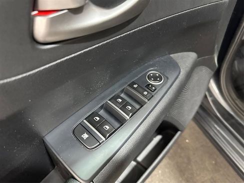 Used 2020 Kia Forte LXS image 29