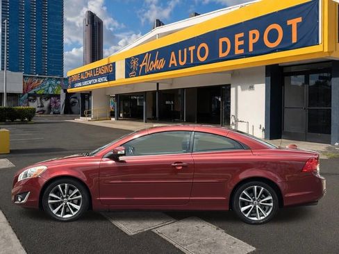 Used 2013 Volvo C70 T5 FWD image 2