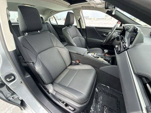 Certified 2024 Lexus ES 350 w/ Premium Package FWD image 26