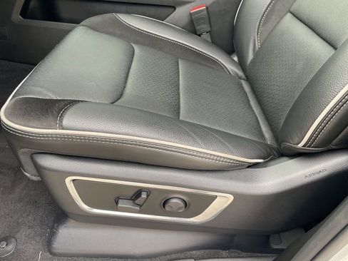 Used 2025 RAM 1500 Laramie w/ Night Edition image 7