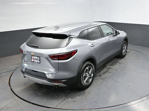 Used 2025 Chevrolet Blazer LT AWD/4WD image 30