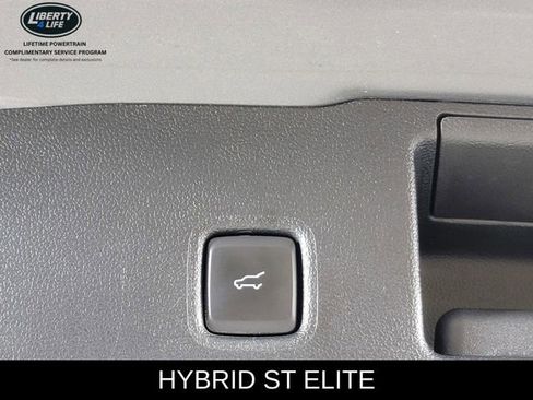 Used 2025 Ford Escape ST-Line Elite w/ Premium Technology Package AWD/4WD image 17