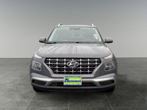 Used 2025 Hyundai Venue SEL image 2
