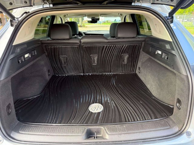 Used 2023 Buick Envision Avenir AWD/4WD image 13