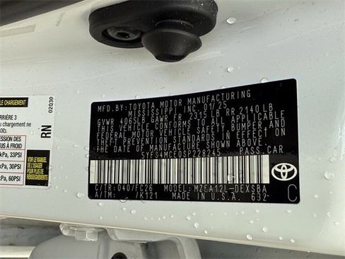 Used 2025 Toyota Corolla SE image 33