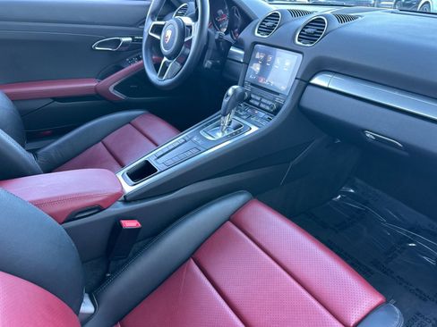 Used 2018 Porsche 718 Cayman image 12