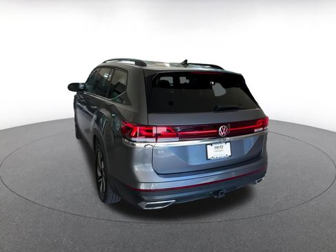 Used 2025 Volkswagen Atlas SE image 11