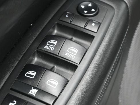 Used 2020 Jeep Grand Cherokee Altitude AWD/4WD image 14