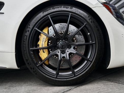 Used 2019 Mercedes-Benz AMG GT R image 40