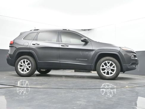 Used 2016 Jeep Cherokee Latitude w/ Comfort/Convenience Group AWD/4WD image 53