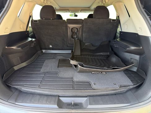 Used 2016 Nissan Rogue SV w/ SV Premium Package AWD/4WD image 4