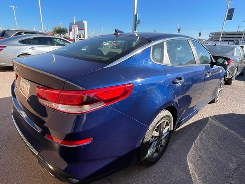 Used 2020 Kia Optima LX image 3