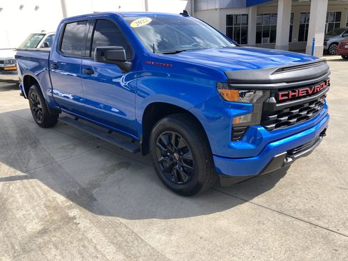 Used 2022 Chevrolet Silverado 1500 Custom image 3