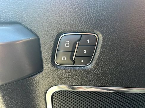 Used 2019 Ford F150 Lariat w/ Equipment Group 502A Luxury AWD/4WD image 36