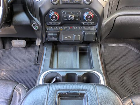 Used 2020 GMC Sierra 2500 Denali w/ Denali Ultimate Package image 19