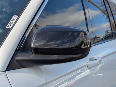 New 2025 Jeep Grand Cherokee Laredo image 13