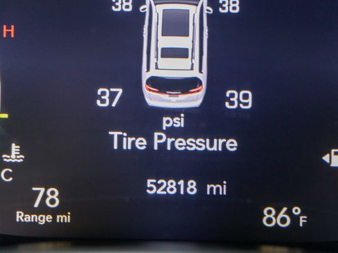 Used 2024 Chrysler Pacifica Touring-L FWD image 16