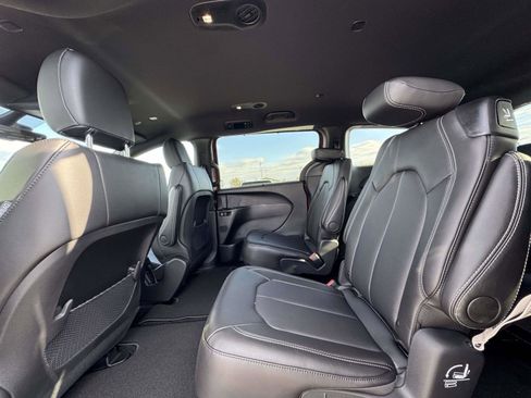 New 2026 Chrysler Voyager LX FWD image 18