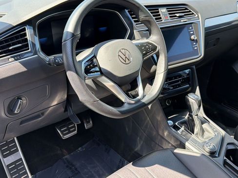 Used 2022 Volkswagen Tiguan SE R-Line AWD/4WD image 4