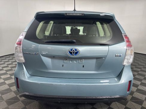 Used 2017 Toyota Prius V Four image 21