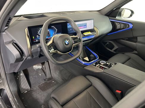 Used 2025 BMW X3 xDrive30i w/ Premium Package image 2