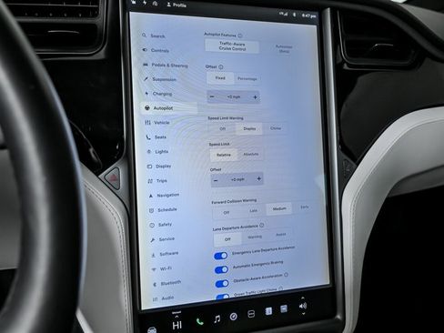 Used 2018 Tesla Model X 75D image 32