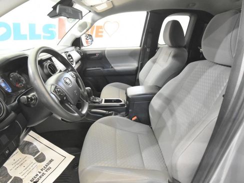 Used 2020 Toyota Tacoma SR w/ SX Package AWD/4WD image 12