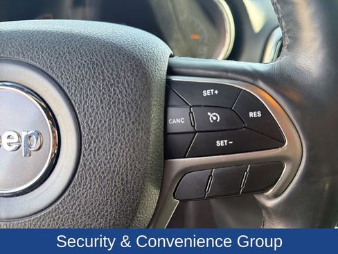 Used 2018 Jeep Grand Cherokee Altitude image 19