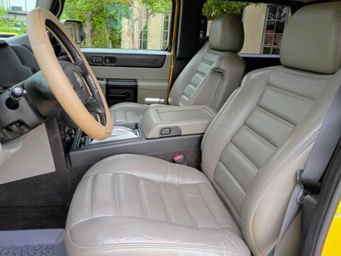 Used 2005 HUMMER H2 w/ Preferred Equipment Group AWD/4WD image 32