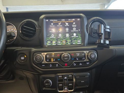 Used 2022 Jeep Wrangler Unlimited Sahara image 21