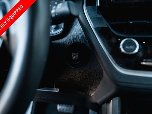 Certified 2024 Toyota Corolla Cross LE FWD image 18