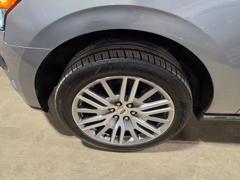 Used 2024 Ford Expedition Max Limited AWD/4WD image 3