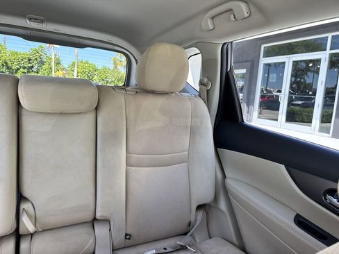 Used 2016 Nissan Rogue S w/ Appearance Package FWD image 19