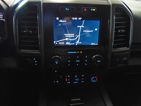 Used 2018 Ford F150 XLT w/ Equipment Group 302A Luxury image 12