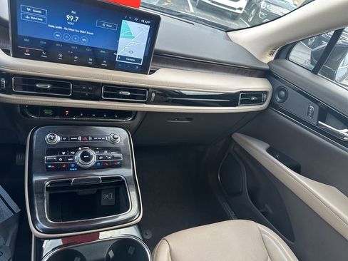 Used 2021 Lincoln Nautilus Reserve image 17