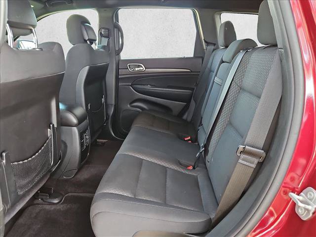 Used 2018 Jeep Grand Cherokee Laredo RWD image 20