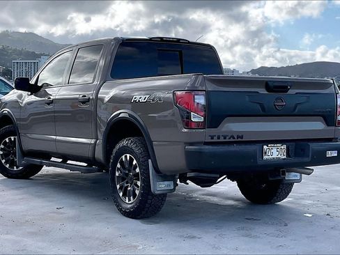 Used 2021 Nissan Titan PRO-4X w/ Pro-4x Convenience Package AWD/4WD image 4