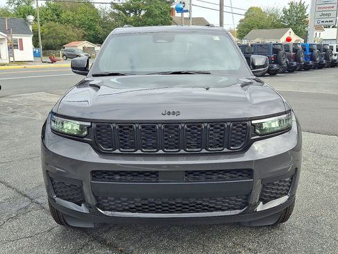 New 2025 Jeep Grand Cherokee L Altitude image 2