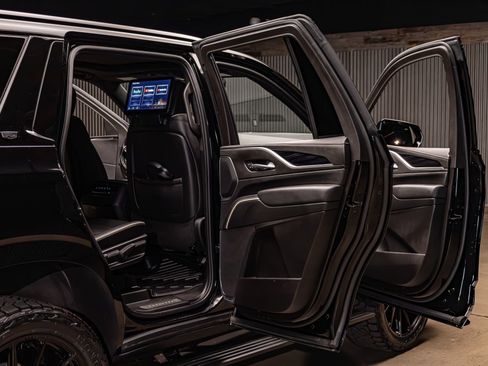 Used 2023 Cadillac Escalade Sport w/ Touring Package image 32