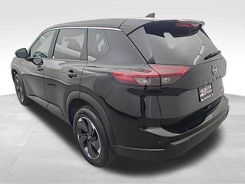 Used 2025 Nissan Rogue SV image 5