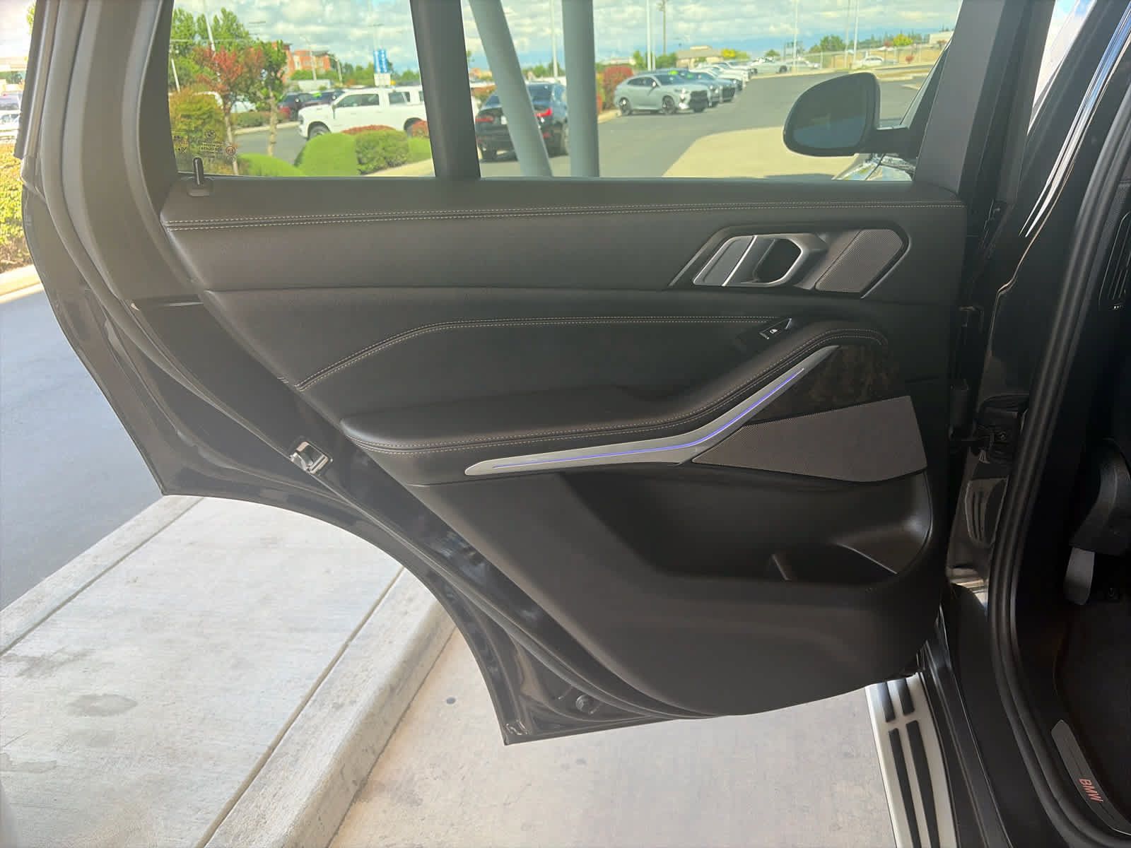 Used 2024 BMW X5 xDrive40i AWD/4WD image 11