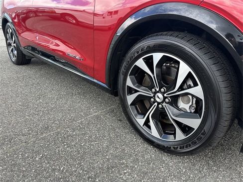 Certified 2021 Ford Mustang Mach-E Premium image 11